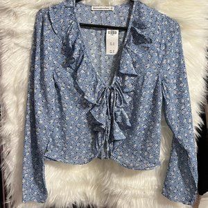 NWT! Abercrombie & Fitch Tie Front Ruffle Blouse in Blue Floral, Size XS